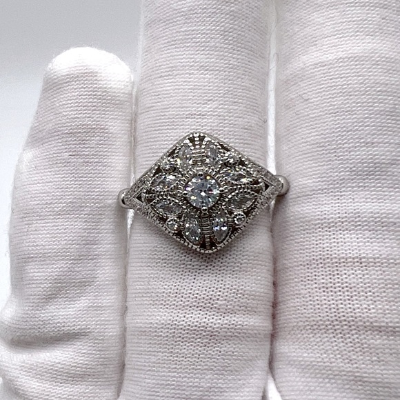 .925 Sterling Silver Vintage Inspired Cz Ring - Picture 16 of 17